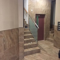 Bajada a cota cero de ascensor en CP República Argentina nº74. Alicante.